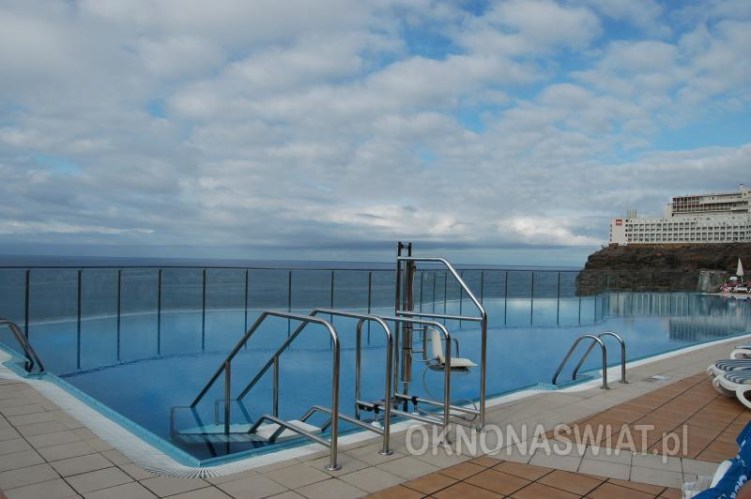 233ca85e51a3558f44137804624cecc40fe943f9