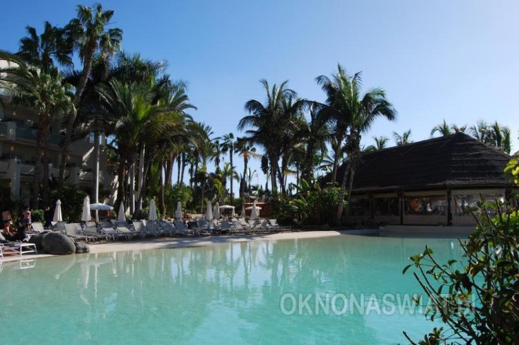 2e3066bb781709f9c7d7bc371dfe43a2e27fe76c