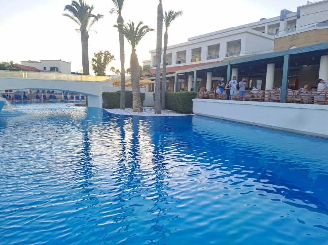 3728d152-6b95-4b8c-9889-8a453779647f