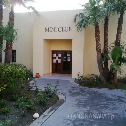 38493c960f0b802659dd3be38c5f5ea598ddbbb6-1