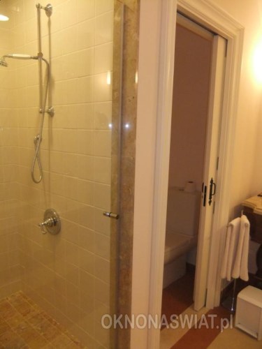 42f8f827a665b9d7cd33aa5cdec7f19ea5093cf9