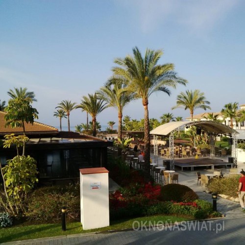 4a76321adaae42582bc262fb6ee5fbab3ab28cef-1