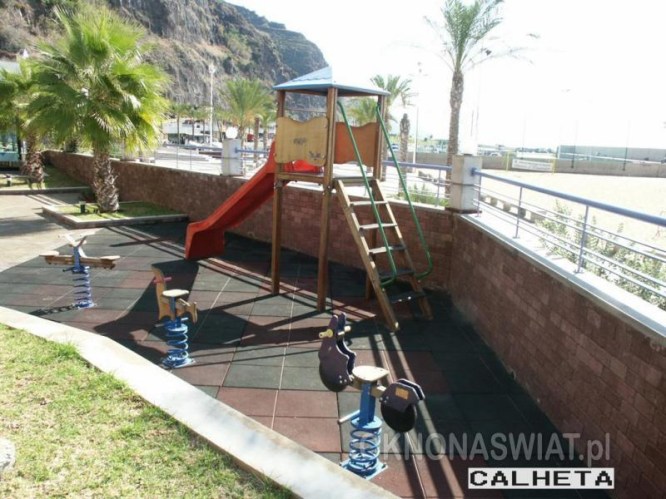 74fa28879befd92b786d739e3155d73a82690309