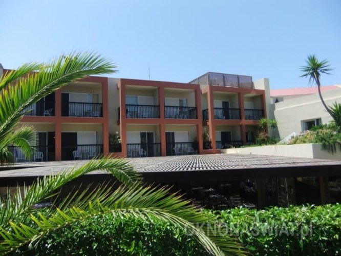 77c34eb0d6f464e046179d5ad7a2ad643152acd2-1