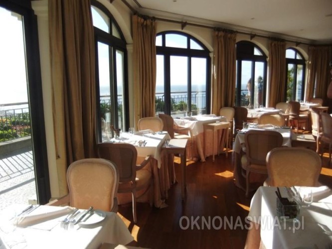 80093877d42730ee1eb4a6ac7459b7297e5b962a-1