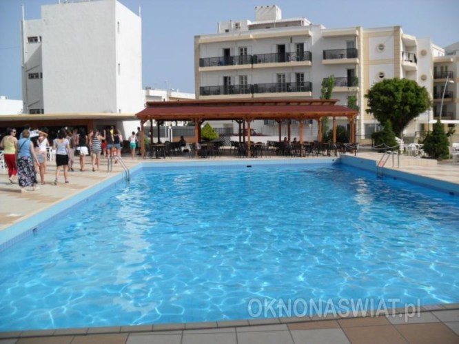 8c6b6f399ca546188f00bdd24e86fd39b7f8d639