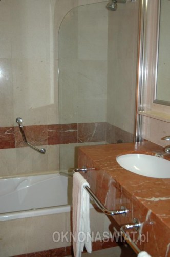 93b7e0a76c21ce2094e8e69cfdef24e9f0bf5c51