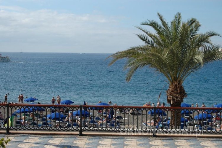 9bd724183dc11009fbf3918e31d6aee175490e18