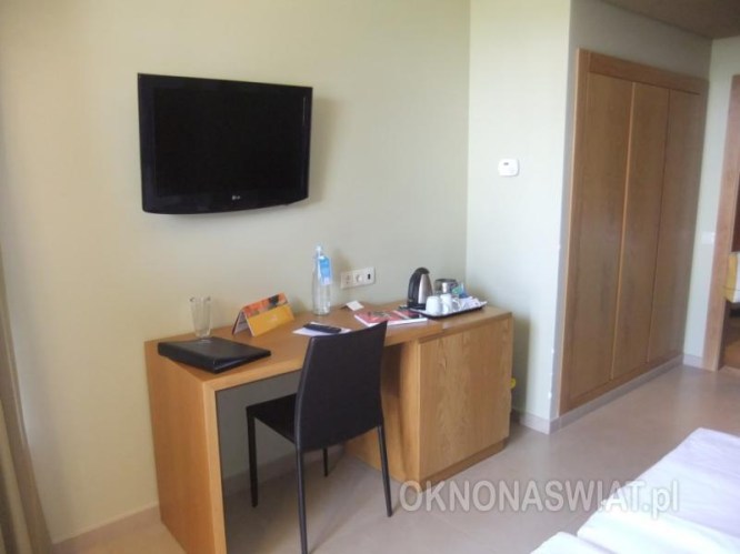 9cd6429e40bef6319ff413e3ca18dc92d7b8823a