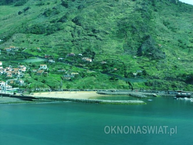 c02b83fc34916c9f64f1c118ece45f44ae493ee8