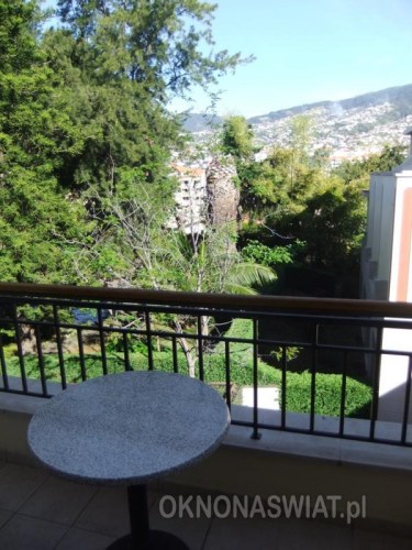 d561255772780509ab7c33eb979c7f7ead556400-1