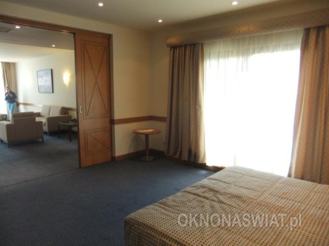 d82bd8dc22bca165f64c143b4efa18d61e47f382