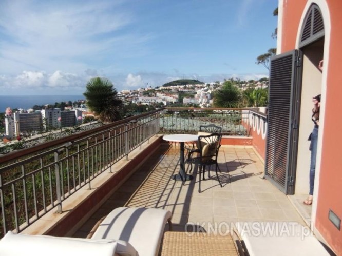 e7097196846efbbdae3c50158e291342dea53ae8-1