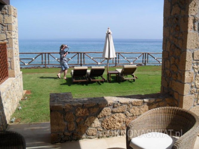 ee64e7dd7c6dc23042244f9c6f65df1896d1a096