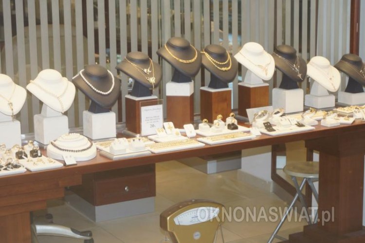 f8ab7b525f40a24b549b8e50393d2bb8fd39e38b