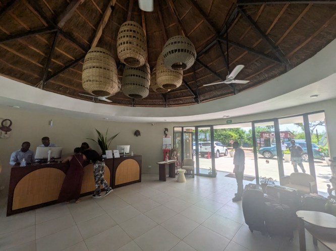 pxl_20251101_122103593.mp