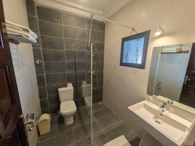 pxl_20251101_164735157