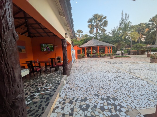 pxl_20251101_181325495